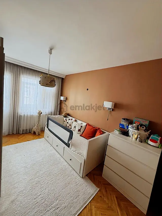 Izmıt Dolphın Avm Karşısı Içı Full Yenılenmış Satılık 3+1 3