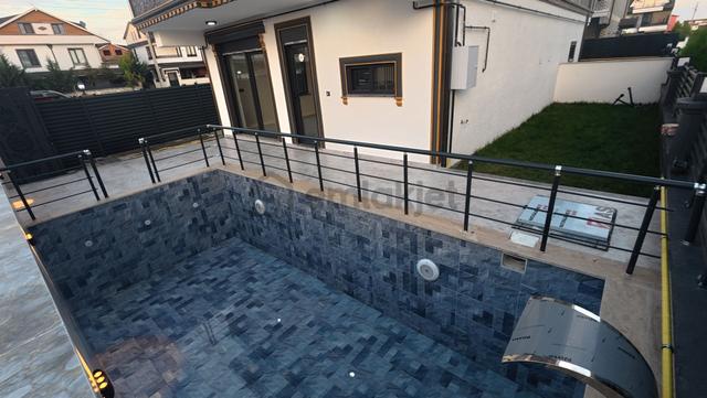 Kocaali’de Satılık Modern Tasarımlı 4+1 Geniş Ve Ferah Villa 3