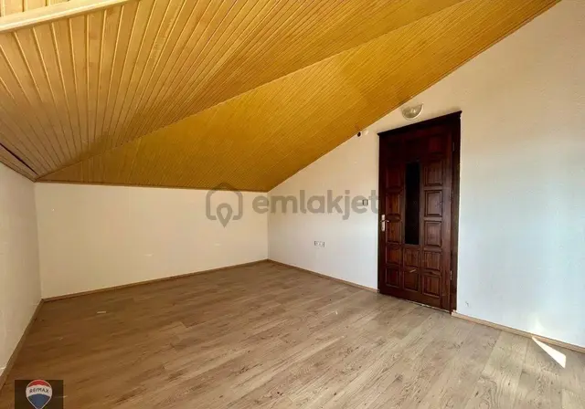 Kuşadası Marina Mevkii Satılık 5+1 Dublex Daire 3