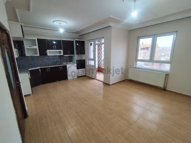 Garanti Emlak'tan 5+1düblex Kiralık Daireler 1