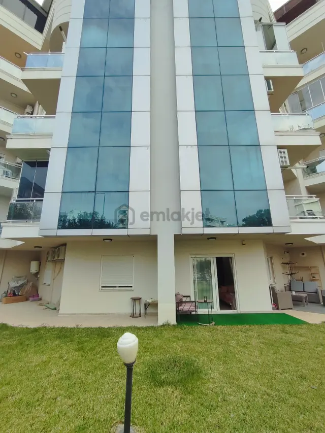 Konyaaltı Liman Mahallesi'nde Havuzlu Sitede Lüks Eşyalı 2+1 Bahçe Katı Daire Konyaaltı Liman Mahallesi'nde Havuzlu Sitede Lüks Eşyalı 2+1 Bahçe Katı Daire