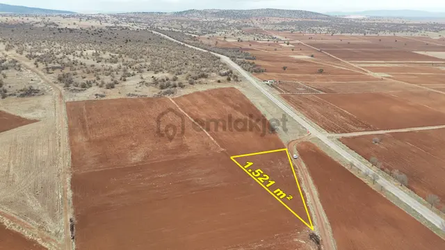 Konya / Akören / Karahüyük Mahallesinde 1.521 M² Müstakil Tapulu Tarla 3