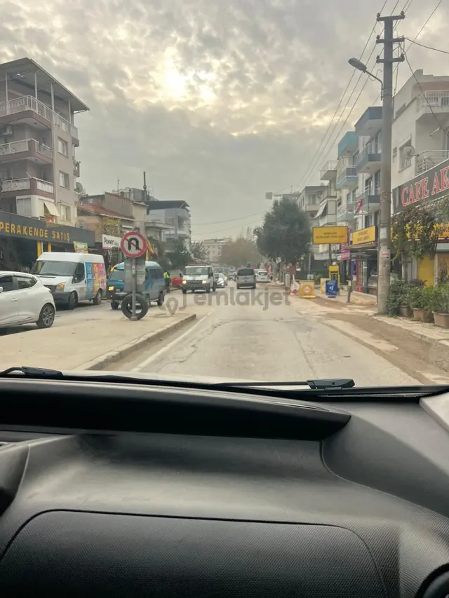 Acill Buca Akıncılar Mah.de Ana Cadde Üzerinde 109m2 Hazır Kiracılı Satılık Dükkan 1