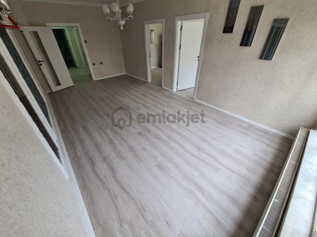 Etlik Kıvrımlı Sokak Arakatta Full Yapılı Ön Cephe 3+1 Daire 5