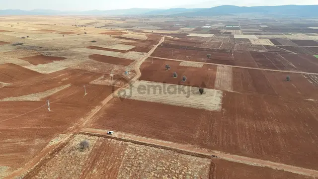 Konya / Akören / Hacılar Mahallesinde 2.123 M² Müstakil Tapulu Tarla 2