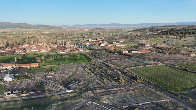 Kütahya / Emet / Çerte-yıldırım Mahallesinde 501 M² Müstakil Tapulu Konut İmarlı Arsa 2