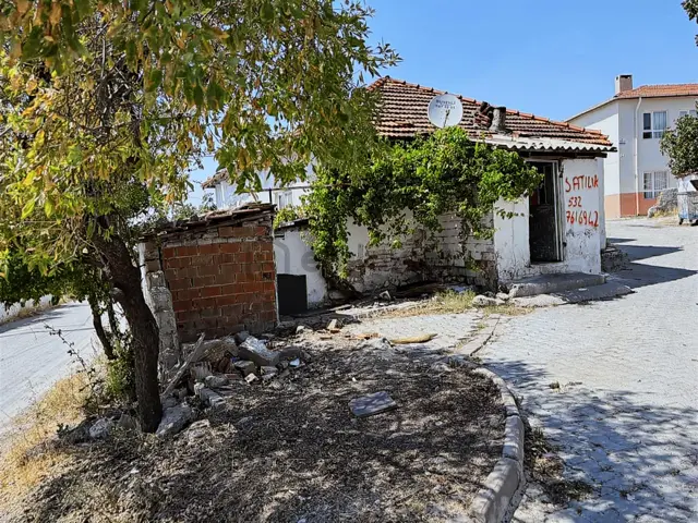 Köy Merkezinde Müstakil Ev. Elektrik Ve Su Bağlı.. 3