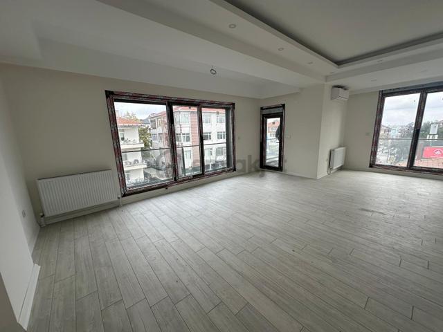 Bahçelievler Yayla Merkezde Sıfır Binada K.otoparklı 6+2 Dubleks 3