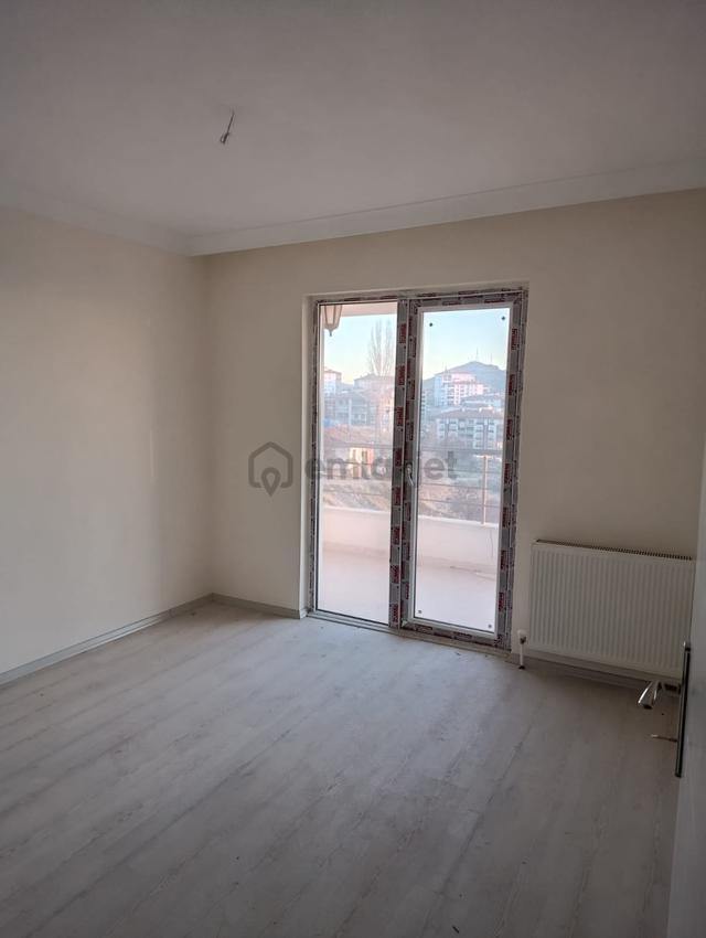 Feridunçelik'te Manzaralı Geniş Balkonlu Full Yapılı 3+1 Katta Satılık Daire !!! 4
