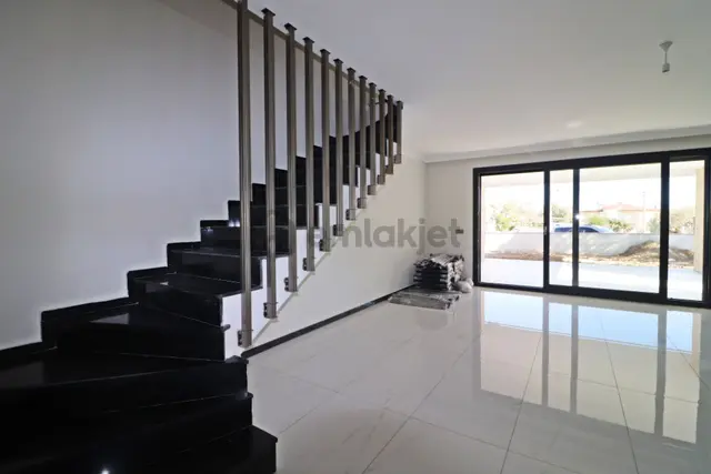 Irmaksudan Güre De Deniz Manzaralı Şık Tasarım 5+2 Villa 5
