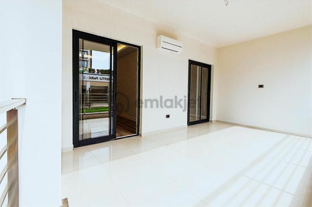 Balat Ona 162 De Satılık 4+1 Geniş Daire 4