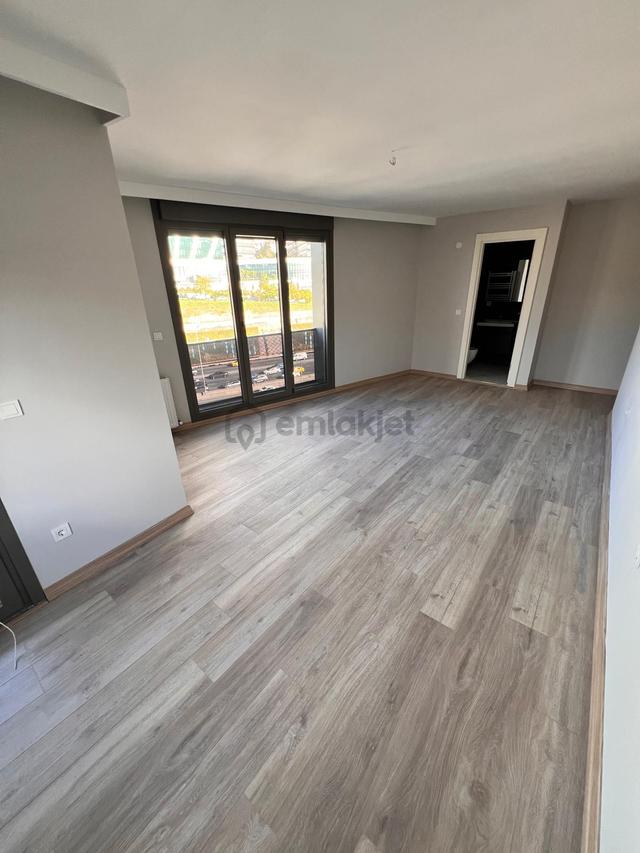 K.yalı E'5 Metroya Yakın Ferah 3+1 Dubleks Daire 4