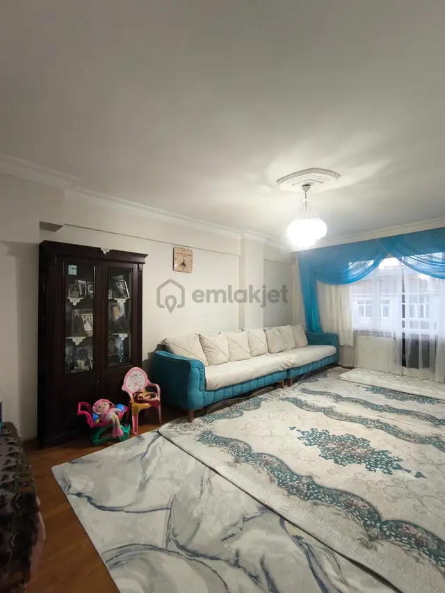 Fatih Aksaray Mahallesi’nde Satılık Merkezi Konumda 2+1 Daire 3