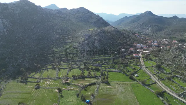 Joker: Marmaris Taşlıca Evlere 180 Metre Yakınlıkta Yatırım İçin İdeal Tarla 2