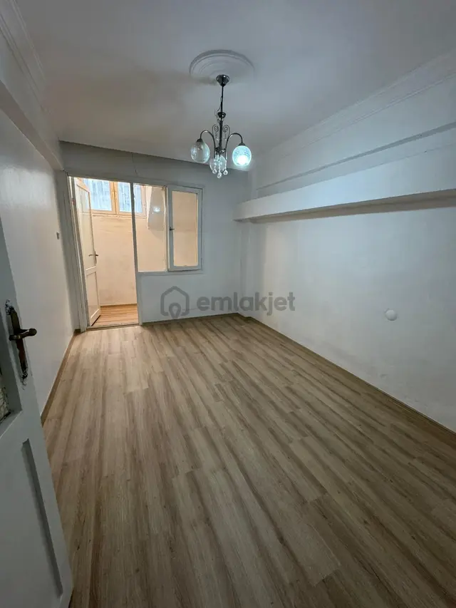 İzmir Konak Atilla Mahde Üçyol Metroya Yakın 2+1 Daire 1