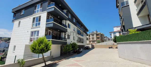 1+1 Eşyalı Havuzlu Site İçerisinde Kiralık Daire 1