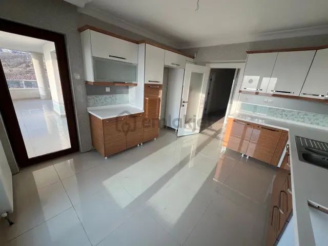 Kanuni'de Ultra Lüks Yapılı G.odalı E.banyolu 3+1 Site Dairesi! 3