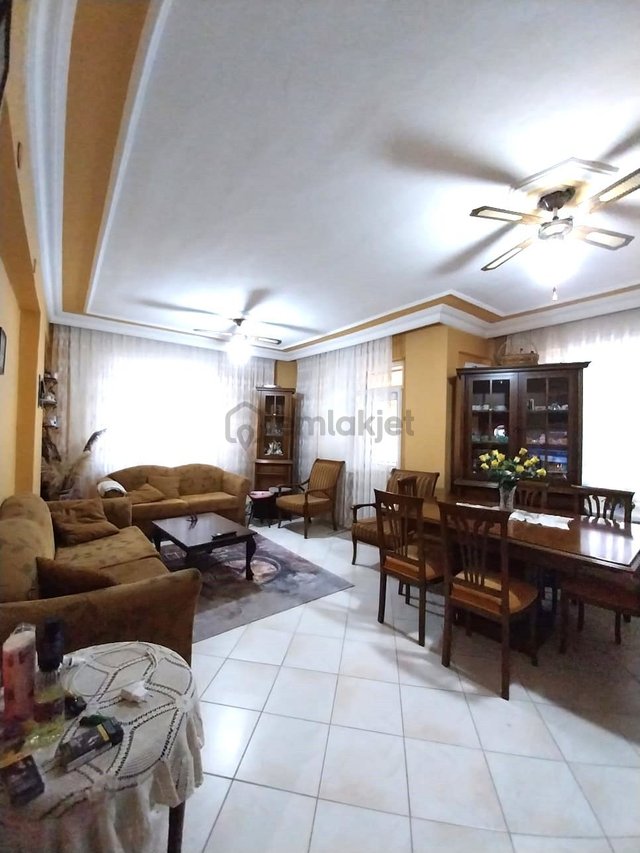 Kocaeli Gölcük Çiftlik Mahallesi Satılık 127 M² 3+1 Arakat Daire Kocaeli Gölcük Çiftlik Mahallesi Satılık 127 M² 3+1 Arakat Daire