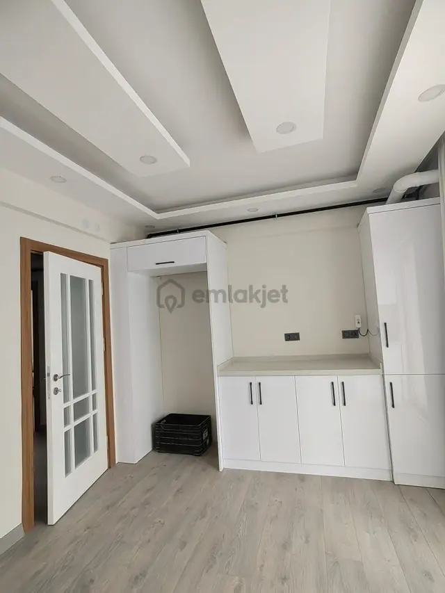 Akçay Emlak'tan Akşehir Gazi Mahallesi Yeni Hastahane Yolunda Sıfırdan Farksız Kiralık 3+1 Daire 3