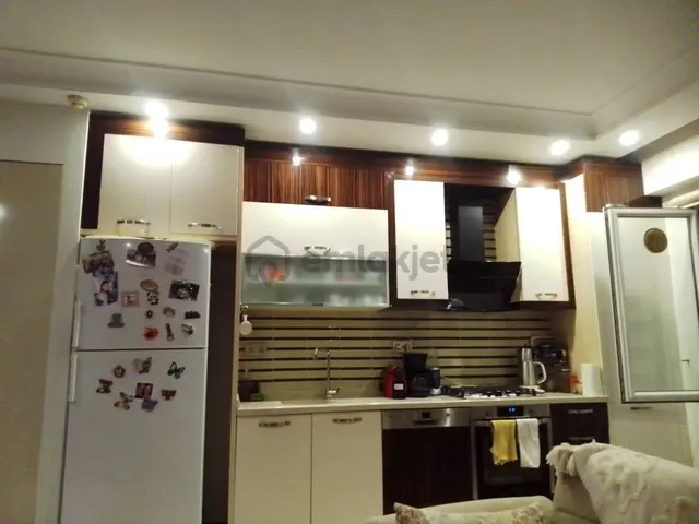 Beylikdüzü Barış Mahallesi Rezidans'ta 2+1 Amerikan Mutfaklı Bakımlı Satılık Daire 2
