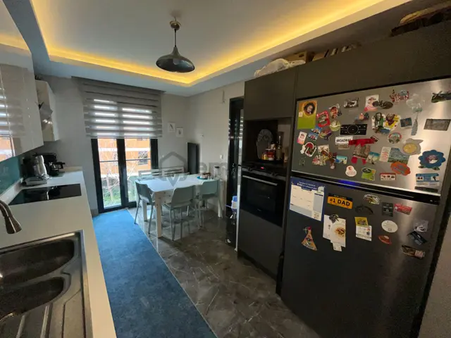 Acıbadem Koşuyolu Konaklarında Satılık 3+1 Arakat Geniş Daire 5