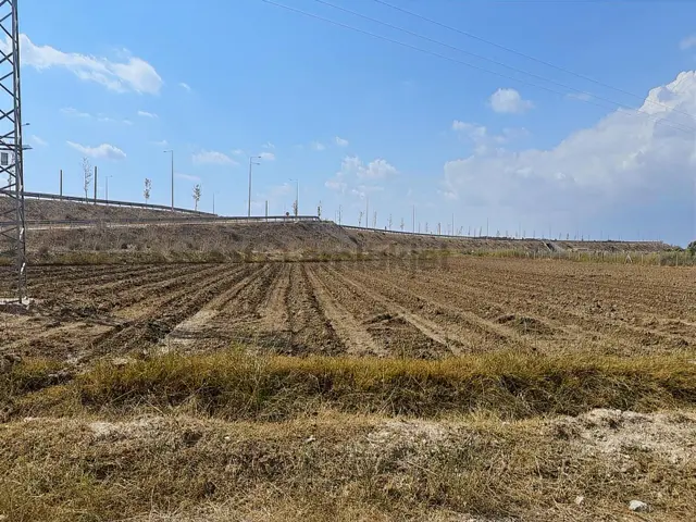New Form'dan Çukurova Havalimanı Yolunda 3858 M2 Satılık Tarla 2