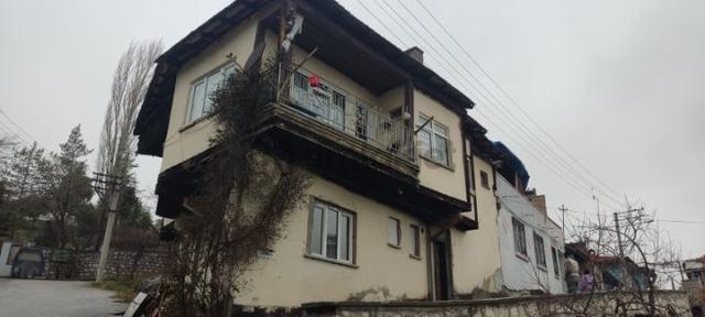 Deniz Yiğit Emlak'tan İstiklal Mahallesinde Satılık 2 Katlı Müstakil Ev 2