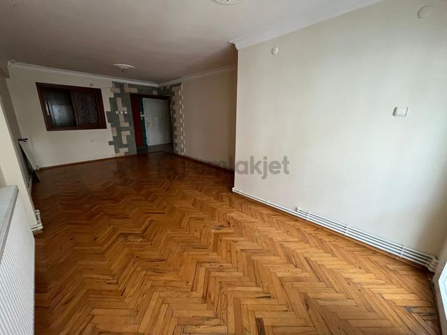 Asil'den Üçkuyularda Cadde Paraleli Temiz Arakat Depozitosuz 3