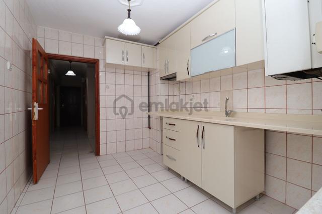 Akif'ten Atakent'te 3+1 Doğu Cephe 14.cadde Yanı Ara Kat Kiralık Daire 4