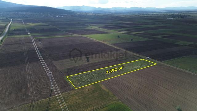 Akören Tülce De 3.592 M2 Müstakil Tapulu Tarla 1