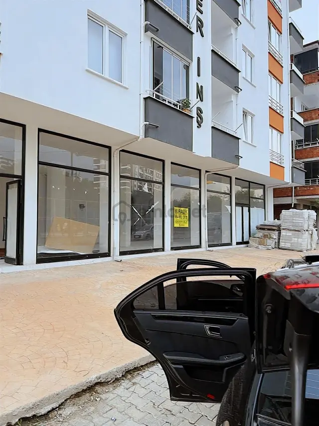Gökdemir Gayrimenkulden Kiralık Dükkan 5
