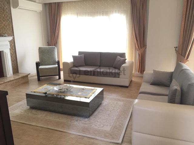 Ayvalık Sarımsaklı Da Satılık Villa.denize 100 Metre Mesafede 5