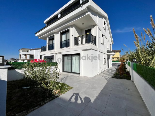 Didim Hisar'da 4+1 Ayrı Mutfak Eşyalı Müstakil Havuzlu Villa Didim Hisar'da 4+1 Ayrı Mutfak Eşyalı Müstakil Havuzlu Villa