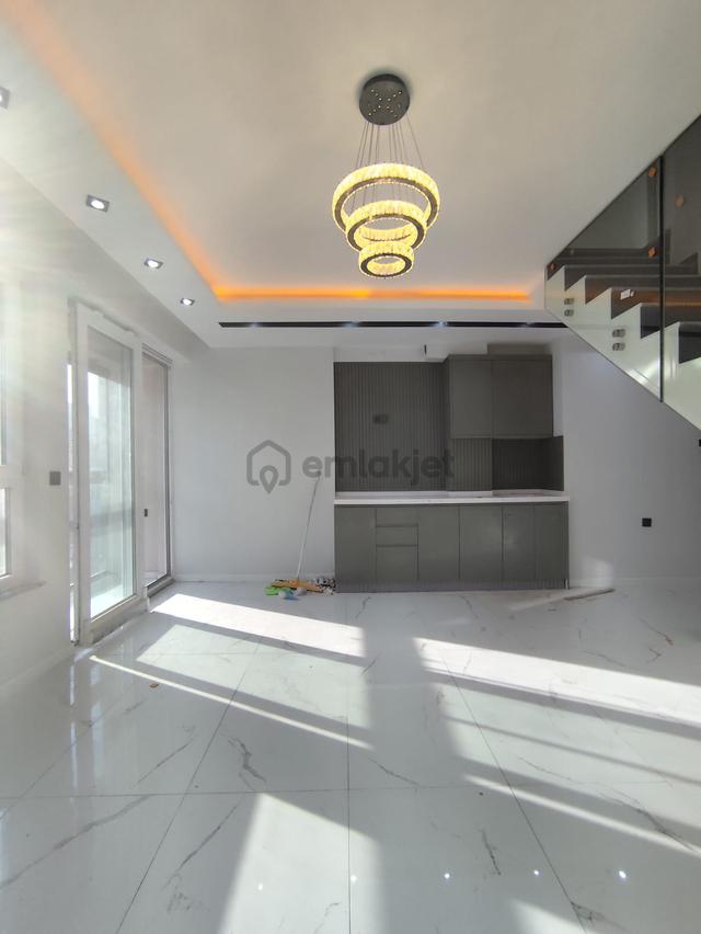Özgür Gayrimenkul'den Çamılıca Mahaleside Satılık Ultra Lüx 5+1 Dubleks Daire Özgür Gayrimenkul'den Çamılıca Mahaleside Satılık Ultra Lüx 5+1 Dubleks Daire