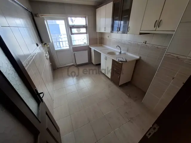 Koza Emlak'tan Pınarbaşı Mahallesin'de Arakatta Asansörlü 3+1 Daire 2