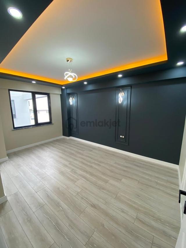 Beylikdüzü'nde Metrobüse 5'dk Bölgenin En Geniş 2+1 Fırsat Dairesi!!! 4