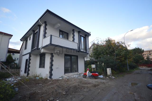 Karasu'da Tam Müstakil 3+1 Satılık Villa 3