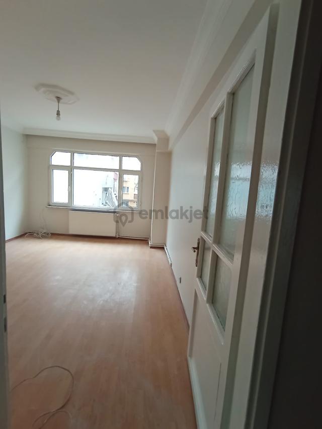 Beyoğlu Kasımpaşa Kadımehmet'te, Çift Cepheli Kiralık 2+1, Masrafsız 5.kat Daire - Sözgen'den- 283k 4