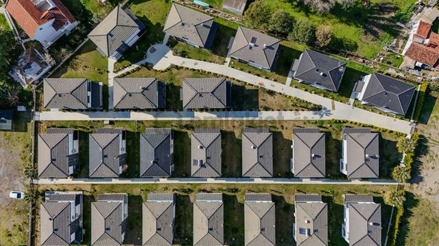 No:10 Gayrimenkul’den – Denize 100 M, Köşe Konum, Sıfır 4+1 Dubleks Villa • Elit Site İçinde 2