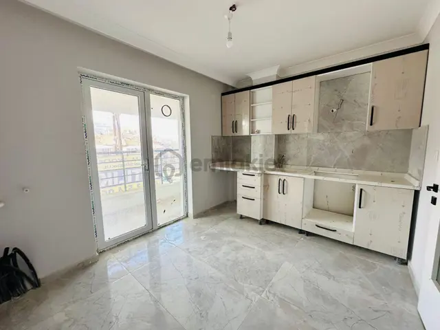 Beşikkaya'da Köy Parkı Yakını Y.giriş Asansörlü Sıfır Bina'da 3+1 Satılık Daire !!! 4