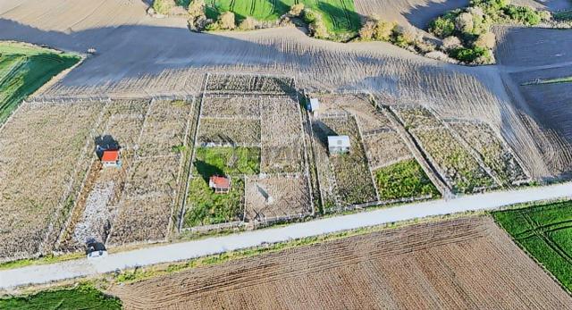 Silivri Fener Mahallesinde Yapıların Arasında 373 M2 Arsa 2