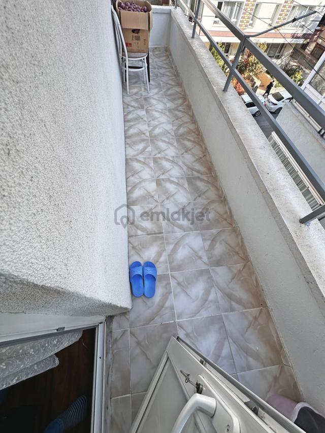 Şahintepe Mahallesinde Cadde Yakını Ön Cephede 3 Balkonlu 3+1 Satılık Daire 4