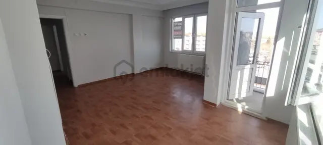 Deniz Yiğit Emlak'tan Fatih Mahallesinde Kiralık 2+1 Daire 3