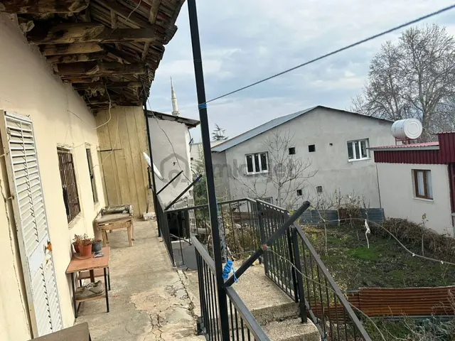 Mersin Toroslar Arslanköyde Göl Manzaralı Satılık Tarihi Taş Ev 3