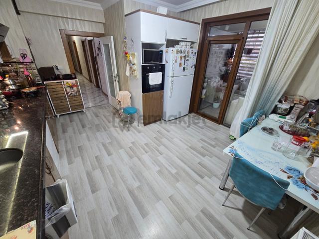 Bağlarbaşı'nda Manzaralı Full+full Yapılı 4+1 Site Dairesi! 5
