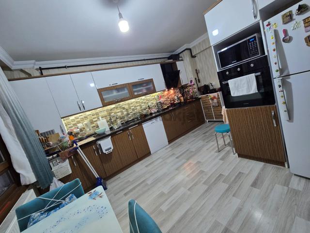 Bağlarbaşı'nda Manzaralı Full+full Yapılı 4+1 Site Dairesi! 3