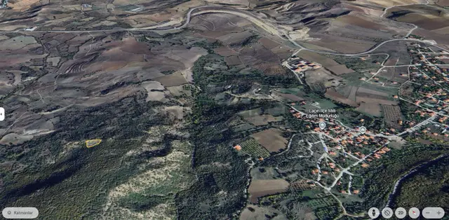 Çorum Laçinde Satılık 1680 M2 Tarla Tek Tapu 4