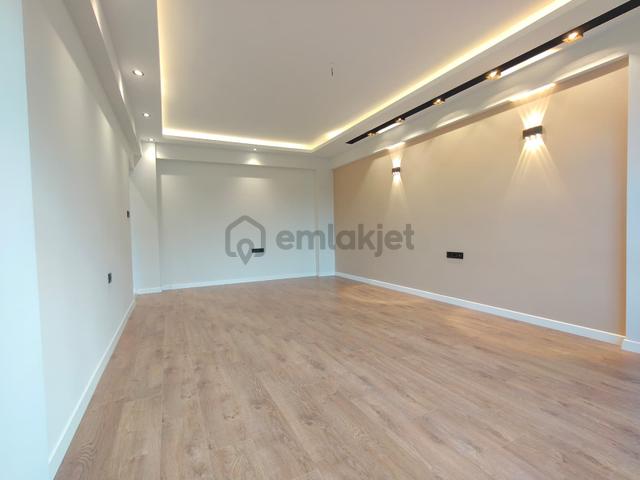 Ata Cad. Üzerinde Satılık 3+1 Daire