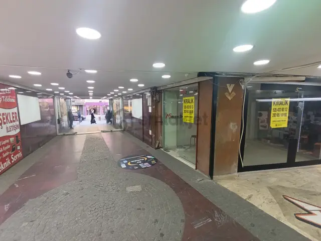 Çorlu Merkezde Megalit İş Merkezi Girişinde Kupon Kiralık Dükkan 1