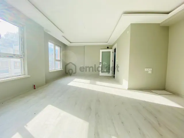 Şahintepe'de Sıfır Binada 6+1 Satılık Dubleks Daire !!! 2